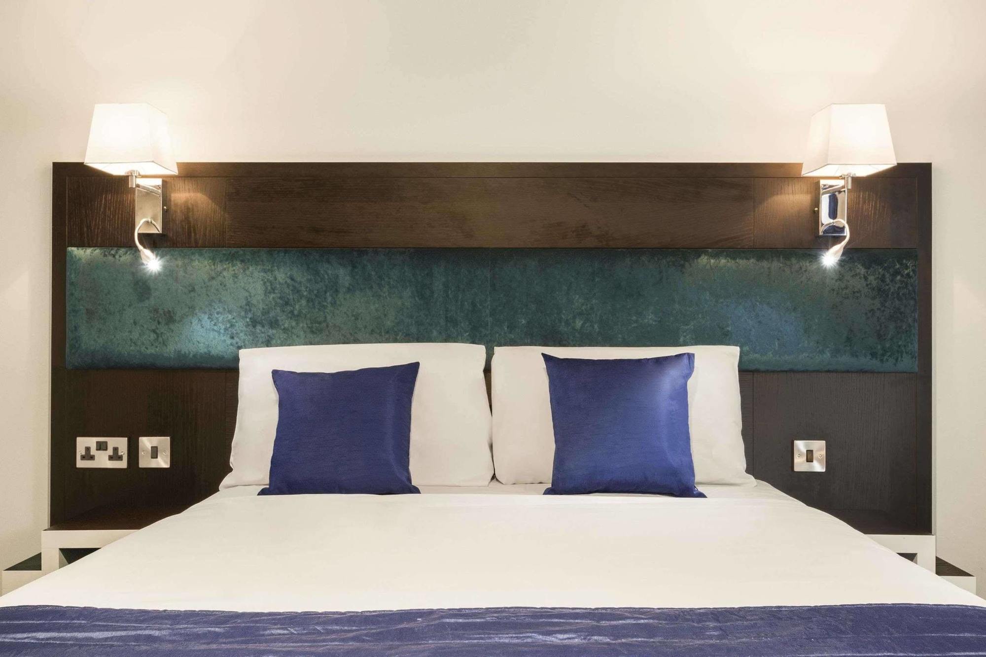 Ramada Oxford Hotell Waterstock Eksteriør bilde